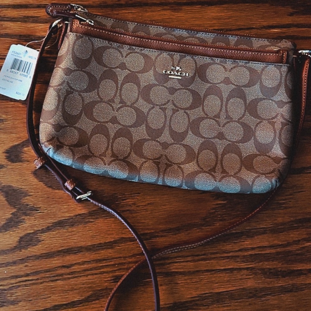 AUTHENTIC WITH TAGS Coach Purse F52657 East West Pop Crossbody